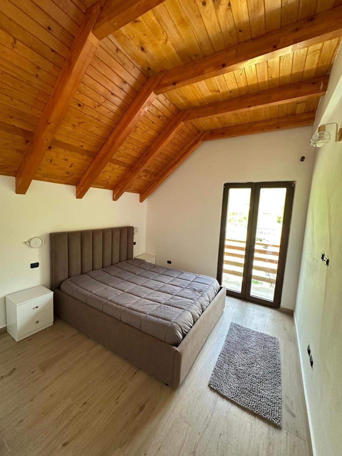 Bed & Breakfast Bujtina Okoli Theth