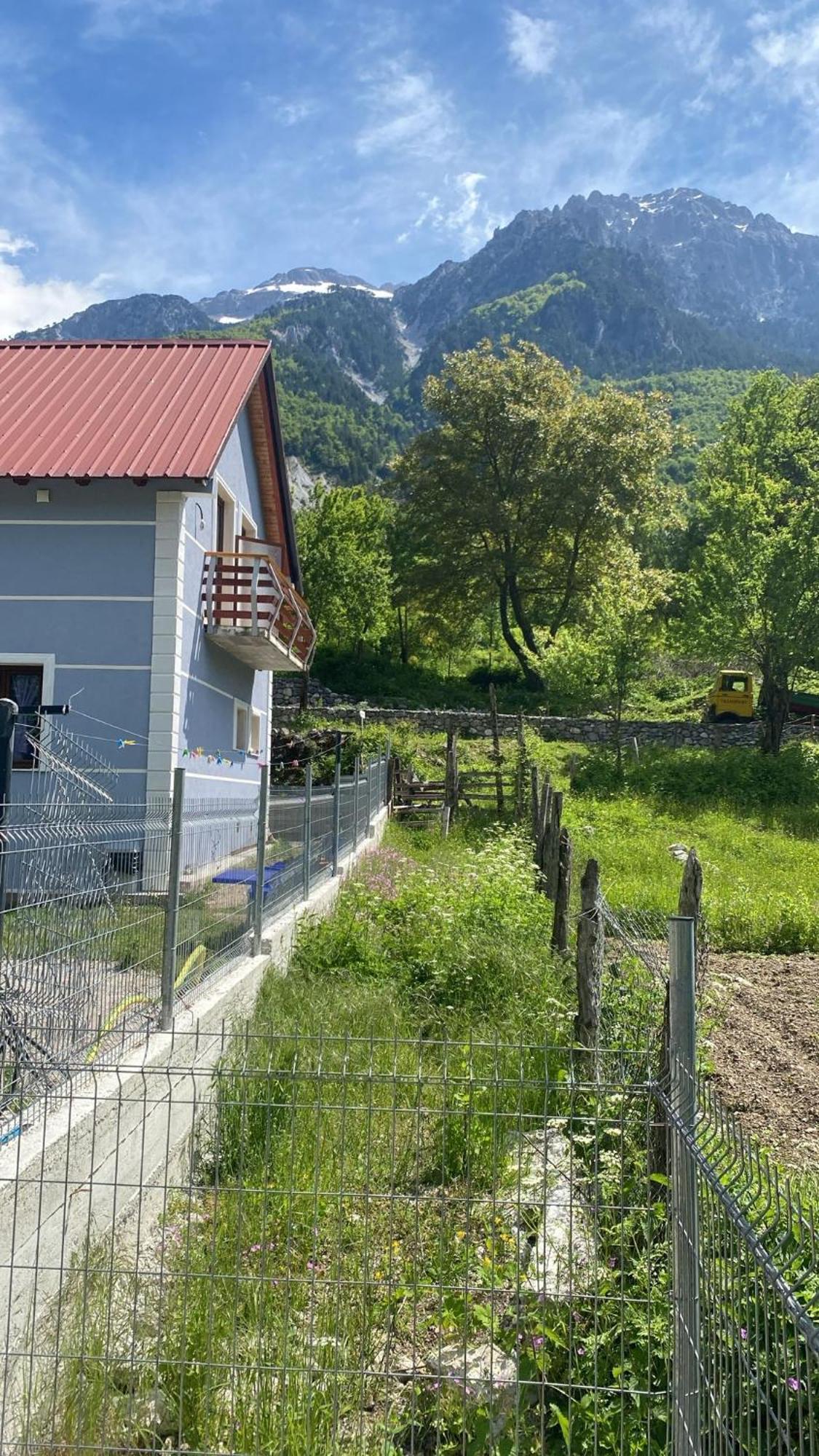 Bujtina Okoli Bed & Breakfast